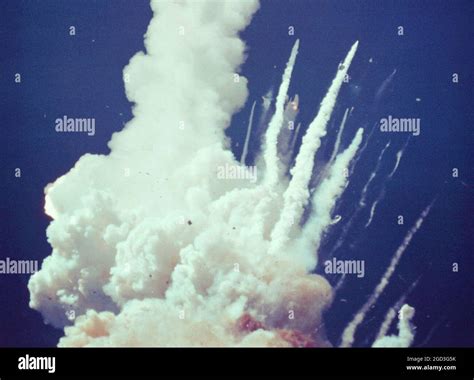 Challenger explosion hi-res stock photography and images - Alamy