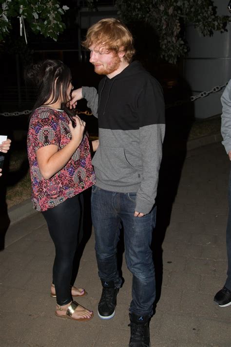 Ed Sheeran Enjoys Dinner ate River Torrens – Celeb Donut