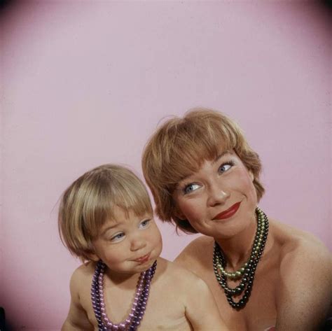 Sachi and Shirley MacLaine 1959 | Shirley maclaine, Celebrity moms ...