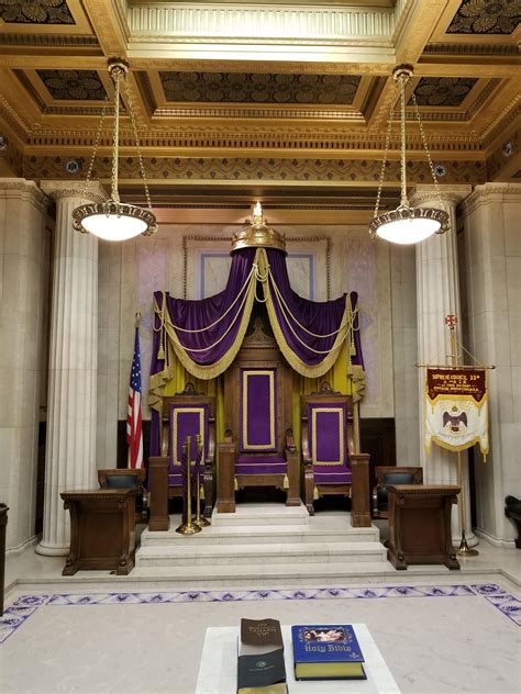 House of the Temple : one of the smaller lodge rooms used to conduct business. : r/freemasonry