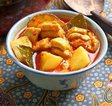 Hanneica's Kitchen: Chicken Curry with Kaffir Lime Leaves