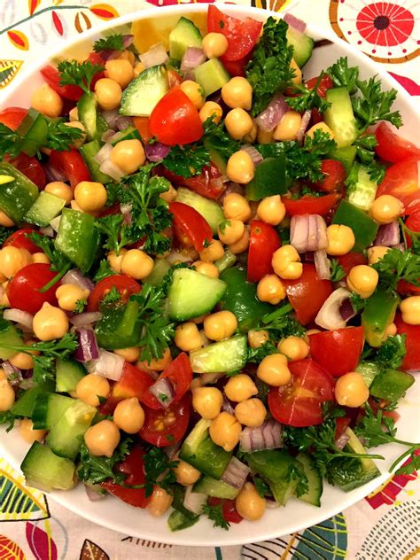 Mediterranean Chickpea Salad Recipe – Simple, Healthy & Vegan! – Melanie Cooks