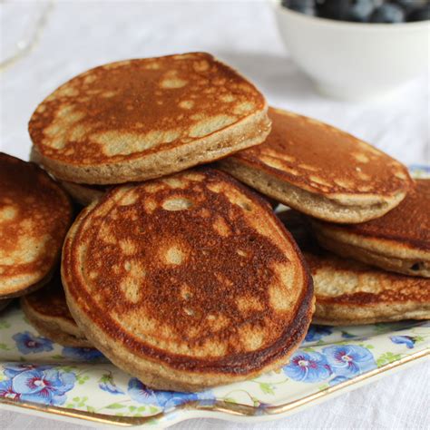 Fluffy grain-free green banana flour pancakes. - Luvele US