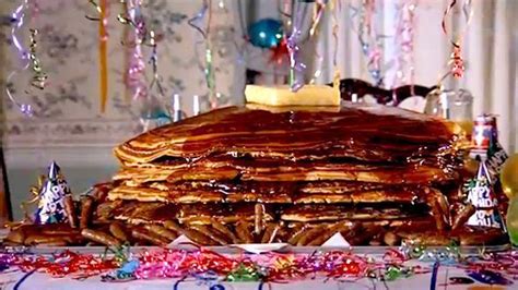 How to make the giant Uncle Buck pancakes | Movie night food, Foodie fun, Uncle buck pancake