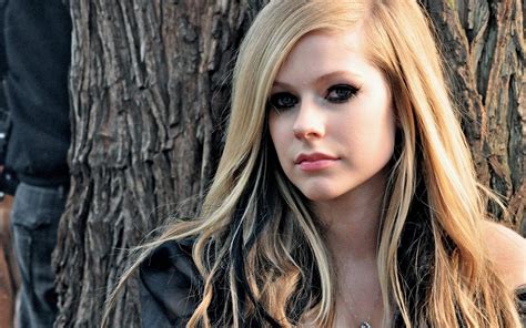 Avril Lavigne Wallpapers - Wallpaper Cave