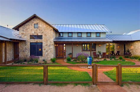 Rustic ranch house retreat designed for family gatherings in Texas Casa ...