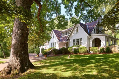 This Chattanooga, Tennessee, home had good bones. Owner and designer Laura Kay knew just how to ...