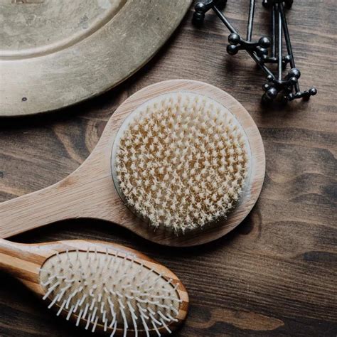 Goodbye Breakage! Brushes For Fine Hair Buyer's Guide