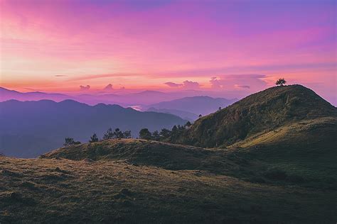 With or without the sea of clouds, Mt. Ulap's sunrise is still majestic. : r/Philippines