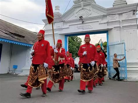 Explore Surakarta Hadiningrat Palace: Solo Royal Palace