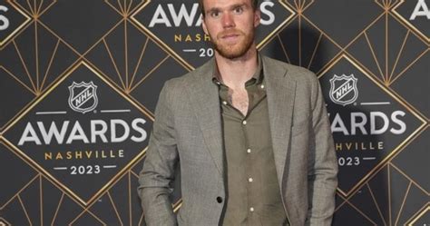 Connor McDavid dominates NHL awards | Globalnews.ca