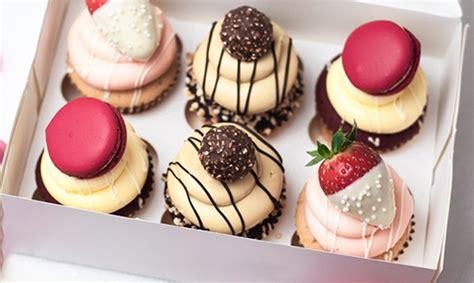 6 Common Cupcake Problems and How to Fix Them | Gourmet cupcakes, Valentines cupcakes, Cupcake cakes