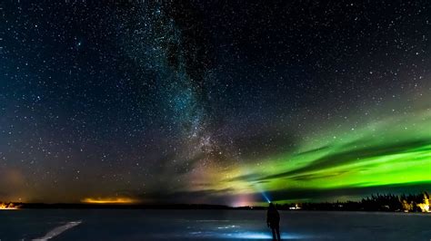 Aurora Borealis Milky Way - 1024x576 Wallpaper - teahub.io