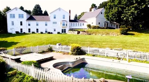 Sold! Kid Rock’s Massive Childhood Mansion – For A Mind-Blowingly Low Price – Country Music Family