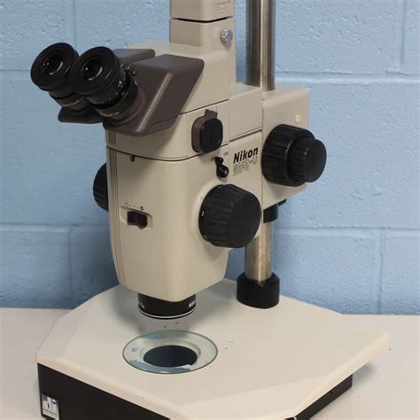 Nikon SMZ-U Stereoscopic Microscope with Diagnostic TLB 3000 Transmitt