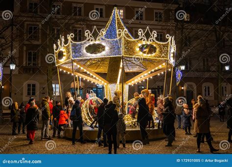 Carousel at Night Amusement Ride for Children Editorial Image - Image of carousel, recreation ...