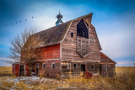 Old barn | Vlad Kononov | Old barns, Barn photography, Barn pictures