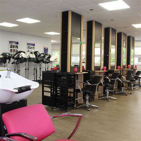 Hairdressing, Beauty Therapy & Barbering Opportunities - Preston College