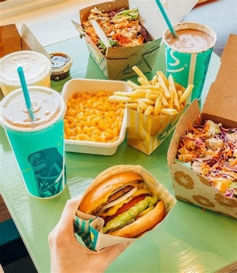 23 Vegan Fast Food Options in 2024: Where To Go When You're Traveling - Veggies Abroad