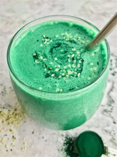 Spirulina Smoothie | Bree's Vegan Life