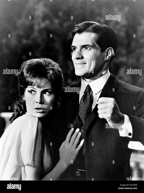 THOROUGHLY MODERN MILLIE, from left, Mary Tyler Moore, John Gavin, 1967 Stock Photo - Alamy