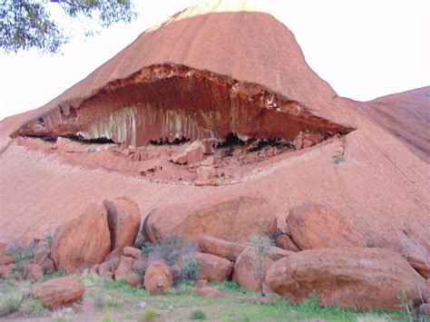 Uluru - Ayers Rock | Ayers rock australia, Wonders of the world, National landmarks