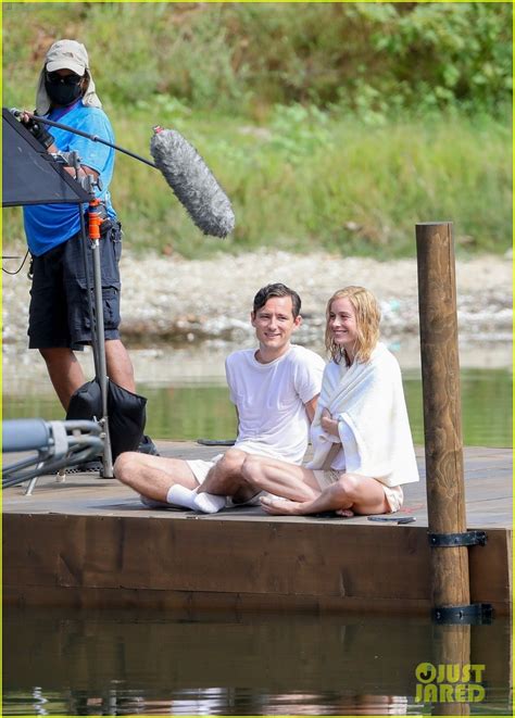 Photo: brie larson lewis pullman lessons in chemistry set photos 14 | Photo 4820944 | Just Jared