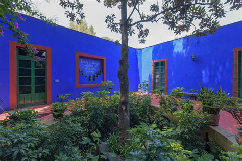 Casa Azul Frida Kahlo - The Blue House in Mexico - DIGS Magazine