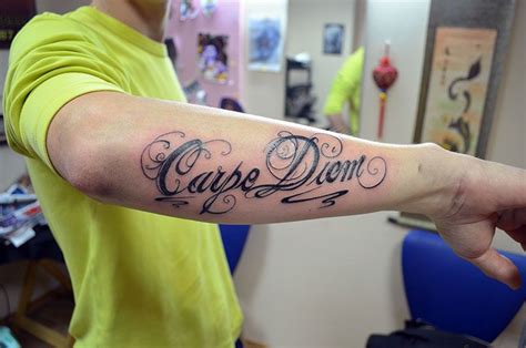 Beautiful Font Tattoo "Carpe Diem" | Tattoo carpe diem, Tattoo fonts ...