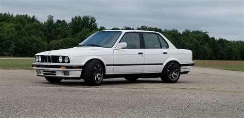 Photo I took of my 89 325i at an old airport : r/BMW