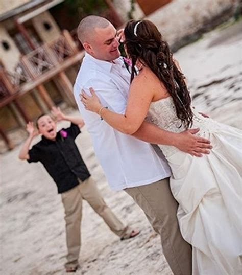 Wedding Photobombs (45 Photos) - FunCage