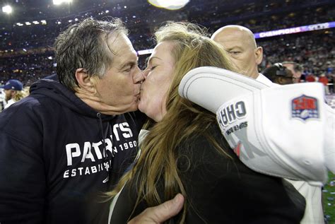 Bill Belichick shares kiss with his daughter after Super Bowl | New ...