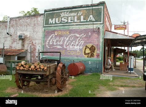 Mural on the facade of the old fashioned General Store in Musella, GA, USA Stock Photo - Alamy