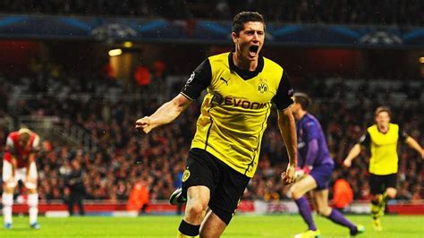 Lewandowski Stuns Arsenal | Scoop News | Sky News