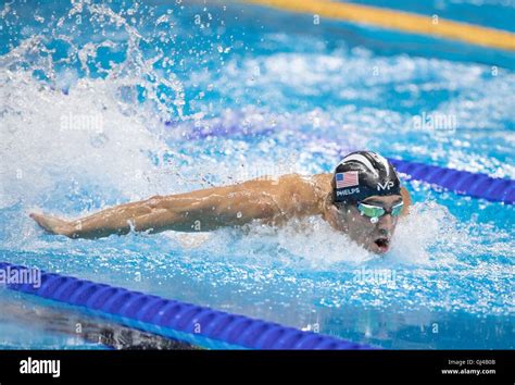 Michael phelps butterfly stroke hi-res stock photography and images - Alamy