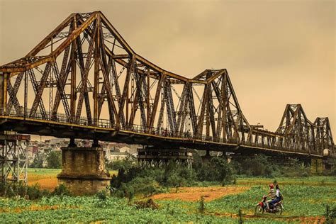 Long Bien Bridge - Hanoi Old Quarter