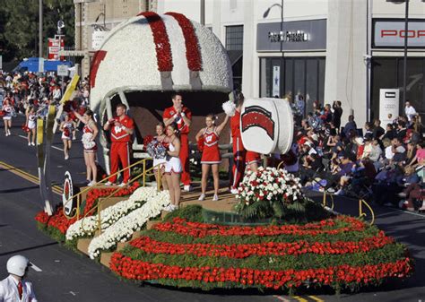 Rose Bowl parade "occupied" - Photo 8 - Pictures - CBS News