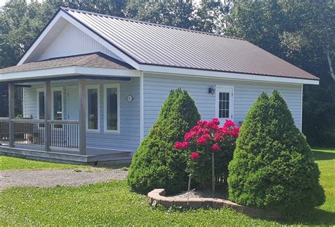 2 Bedroom Cottages/ Cabins — Mountain Range Cottages Rocky Harbour Gros Morne National Park NL