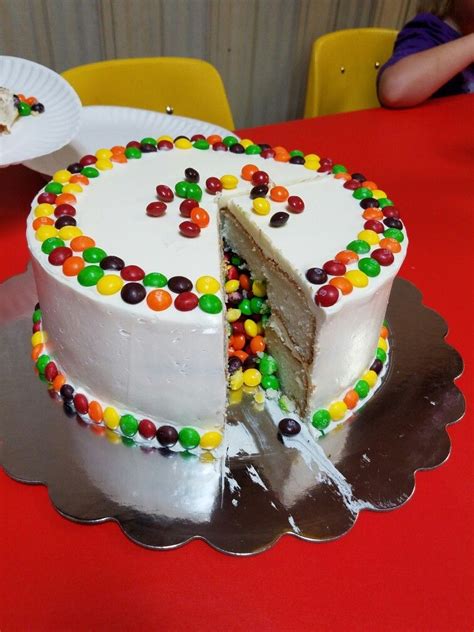 Skittles cake | Dessert decoration, Cake, Desserts