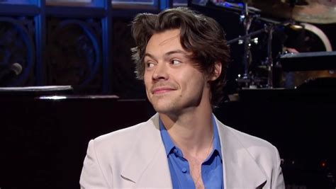 [WATCH] Harry Styles Joke About One Direction In His 'SNL' Monologue