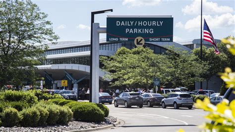 Flint's Bishop International Airport gets $8 million for runway work