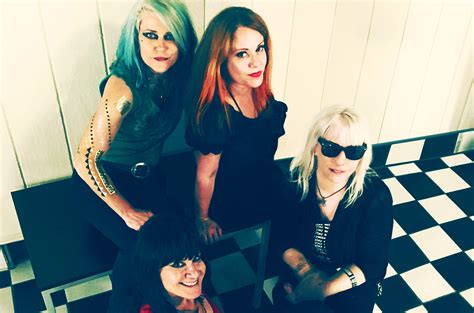 L7 Announce First New Album In 20 Years | Billboard – Billboard