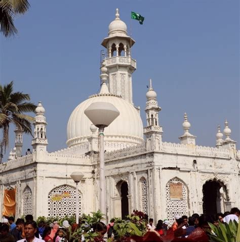 6 Facts about Haji Ali Dargah You Didn’t Know - 360 MAGAZINE - GREEN | DESIGN | POP | NEWS