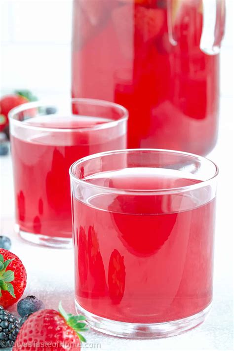 Easy Homemade Kompot Juice Recipe (Slavic Fruit Drink)