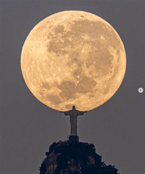 Stunning photos of Christ the Redeemer by Leonardo Sens