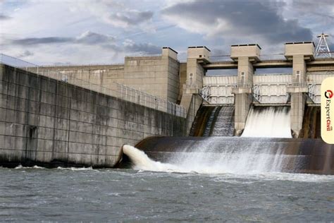 Difference between Barrage and Dam