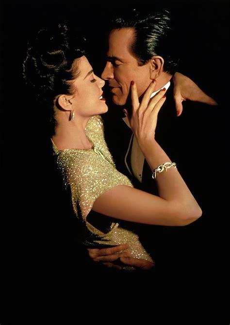 WARREN BEATTY and ANNETTE BENING in BUGSY -1991-. Photograph by Album ...