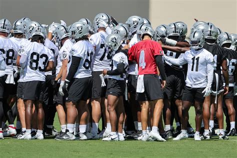 Raiders News: ESPN ranks the Raiders core roster 17th - Silver And ...