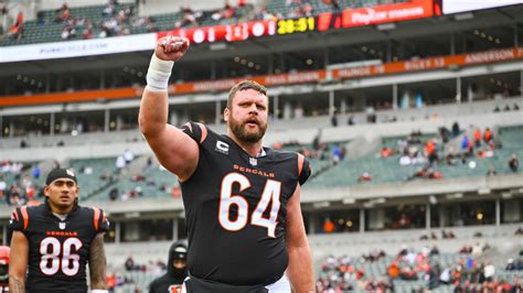 Cincy Personality Ted Karras Returns To New England At Center Of Bengals' Playoff Berth