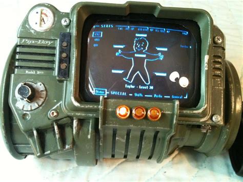 FALLOUT 3: Pip-Boy 3000 Replica is Jaw-Dropping — GeekTyrant